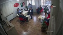 Sivas'ta depreme ofista yakalanan vatandaşın panik anları kameraya yansıdı