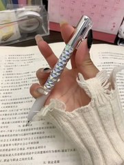 What a fun! This must not be made into a stick for my deskmate! !