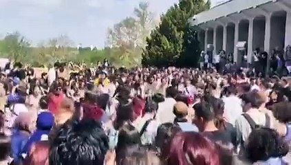 ODTÜ'lü öğrenciler şenlik yasağına karşı yürüdü: Şenliğin Sesi Devrim