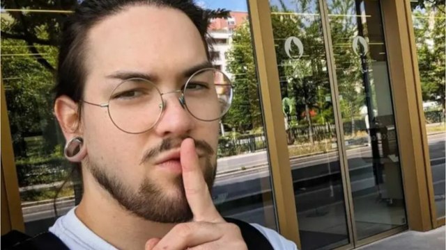 Voici - Baptiste Moirot accusé d’avoir envoyé des messages à caractère sexuel à des mineures, il ne portera finalement pas la flamme olympique