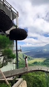 I see a beautiful girl is going beautifully