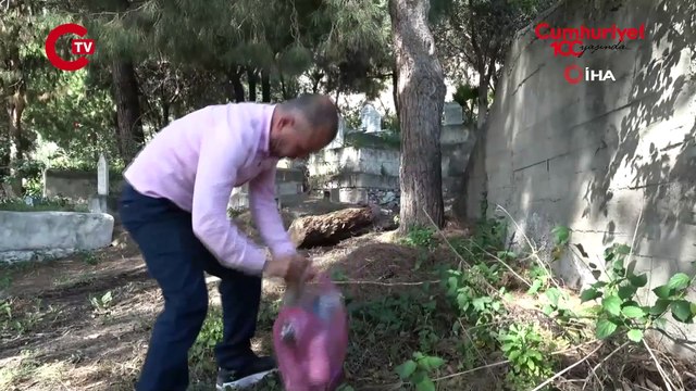 'Mezarlar piknik alanı değildir' diyen muhtar, mezarlıklarda pikniği yasakladı