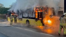 Otobüs alev alev yandı