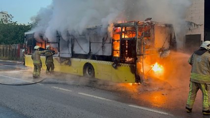 Download Video: Otobüs alev alev yandı