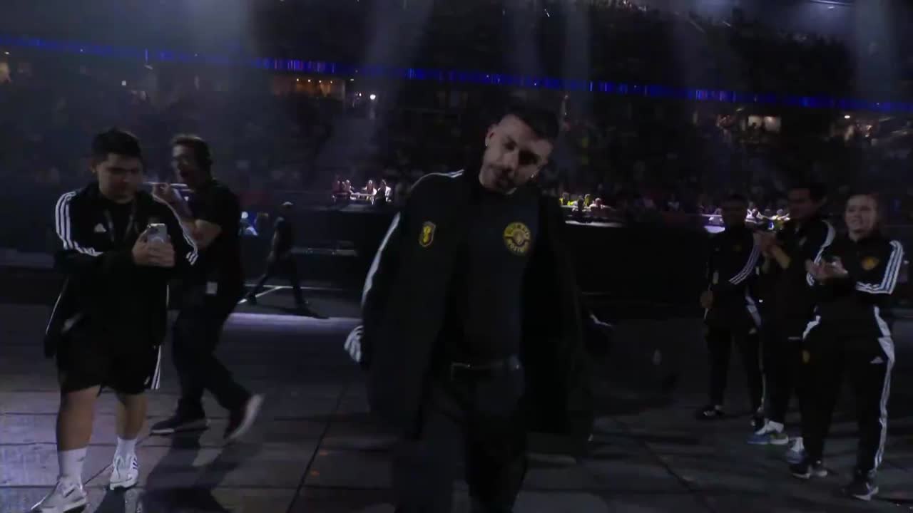 DjMariio le pide matrimonio a su novia en las finales de la Kings League: qué momentazo