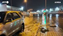 Forti piogge hanno allagato il nord del Bahrein