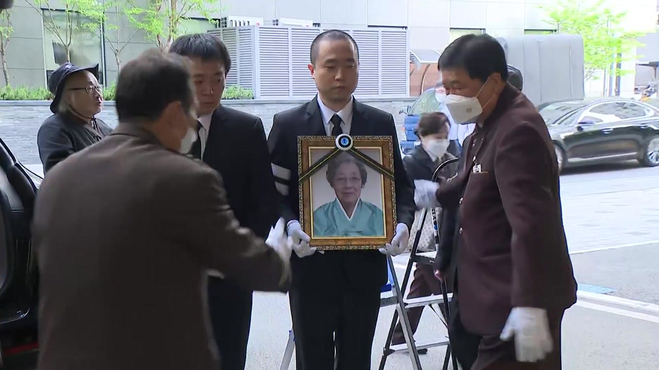 '고 박종철 열사 모친' 정차순 여사 별세...발인 엄수 / YTN