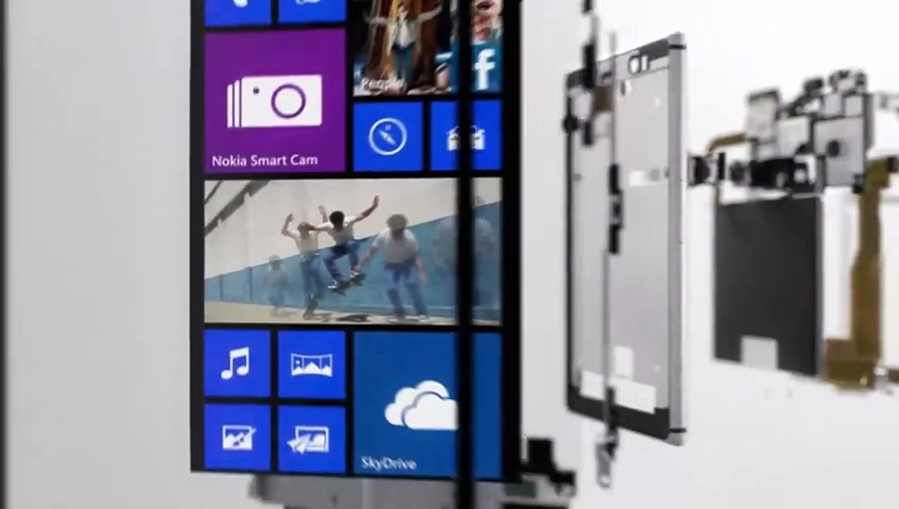 Lumia 925, un teléfono delgado y ligero con una cámara con tecnología PureView