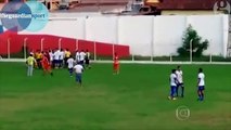 Arbitro sacó una pistola en un partido brasileño