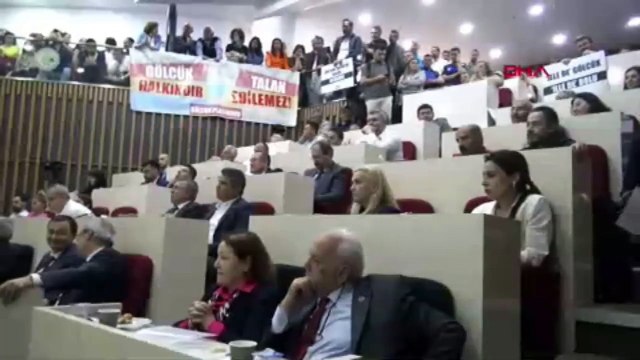 Tanju Özcan’dan kendisini protesto eden eşi Meral Özcan’a: Bu akşam geç geleceğim eve