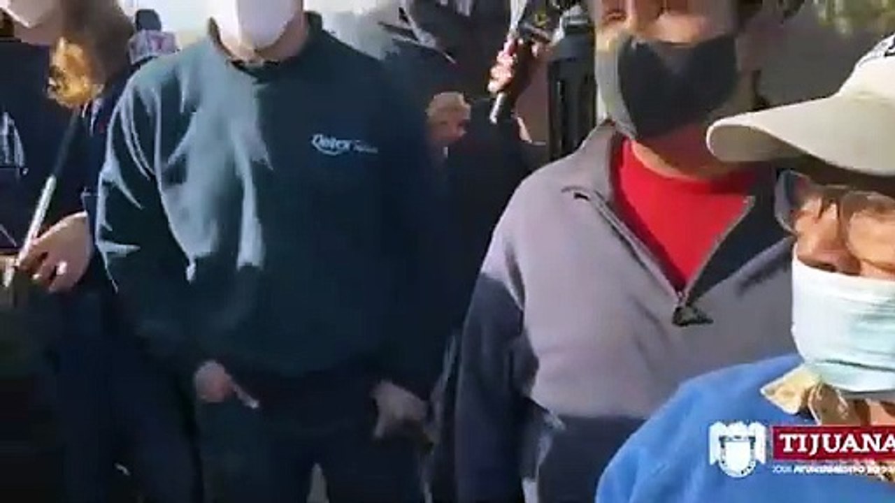 Alcalde Arturo González visita a afectados por incendios en colonia Xicoténcatl Leyva