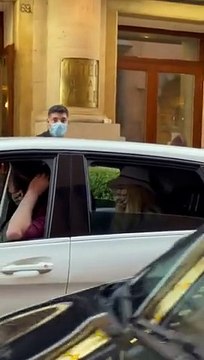Ratero , le gritan a Peña Nieto en Roma