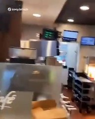 Renuncian todos los trabajadores de un McDonald's en California