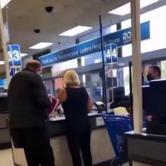 VIDEO: Captan a Laura León haciendo compras Ross de Los Ángeles