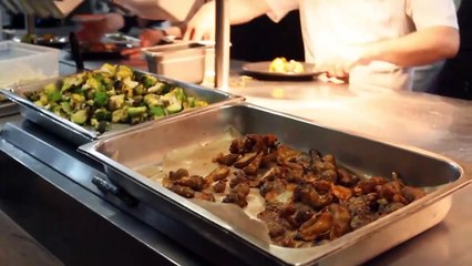 El chef Román Almaraz del restaurante Misión 19 revoluciona la gastronomía en Tijuana.