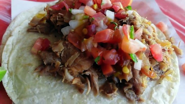 Una Mordida Tacos Tijuana : Carnitas Don Darío
