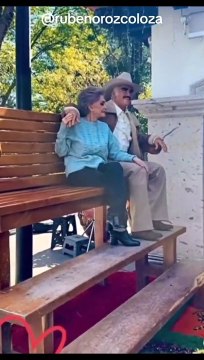 Realizan escultura hiperrealista de Vicente Fernández