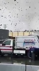 Tornado sorprende a residentes en California