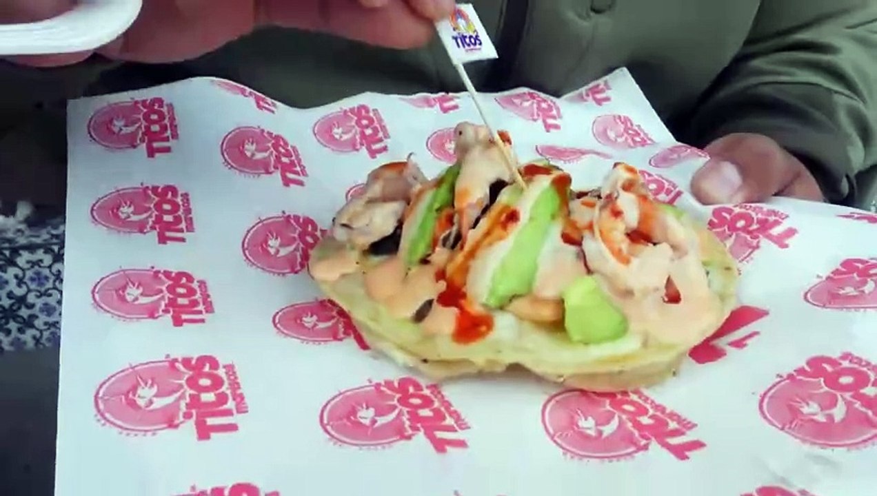 "Una Mordida Tacos Tijuana": Mariscos Titos