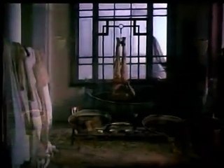 ¡No te pierdas el tráiler oficial de Cronos, la primera película de Guillermo del Toro! 🎬