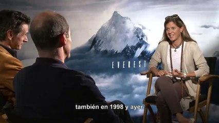 Karla Wheelock conversa con John Hawkes y Michael Kelly