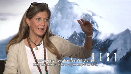 Karla Wheelock conversa con Josh Brolin