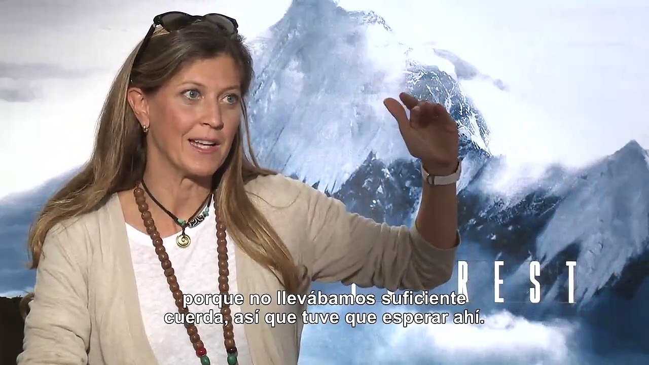 Karla Wheelock conversa con Josh Brolin