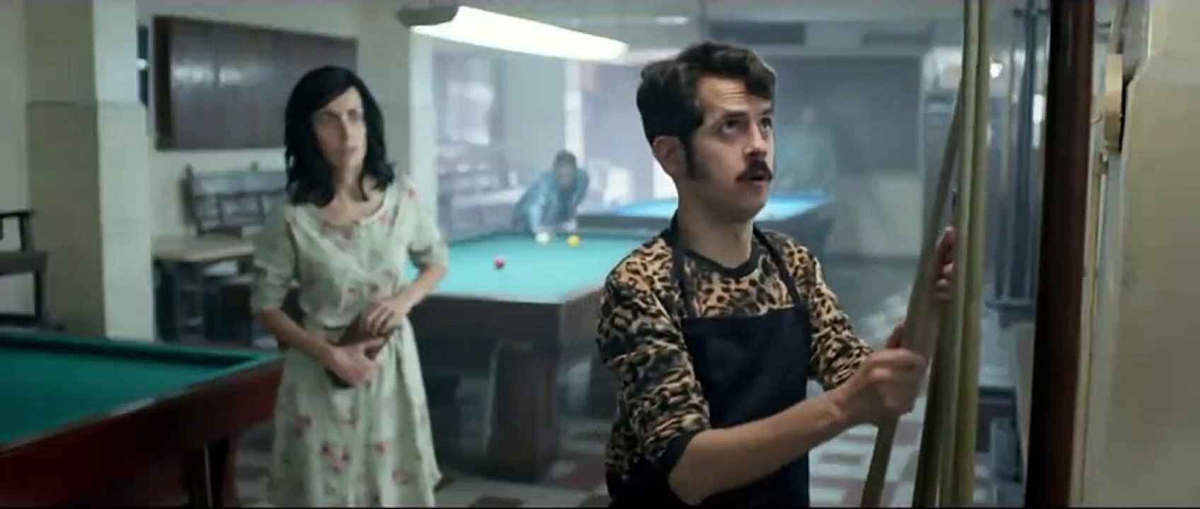 Elvira, Te Daría Mi Vida Pero la Estoy Usando Trailer Oficial