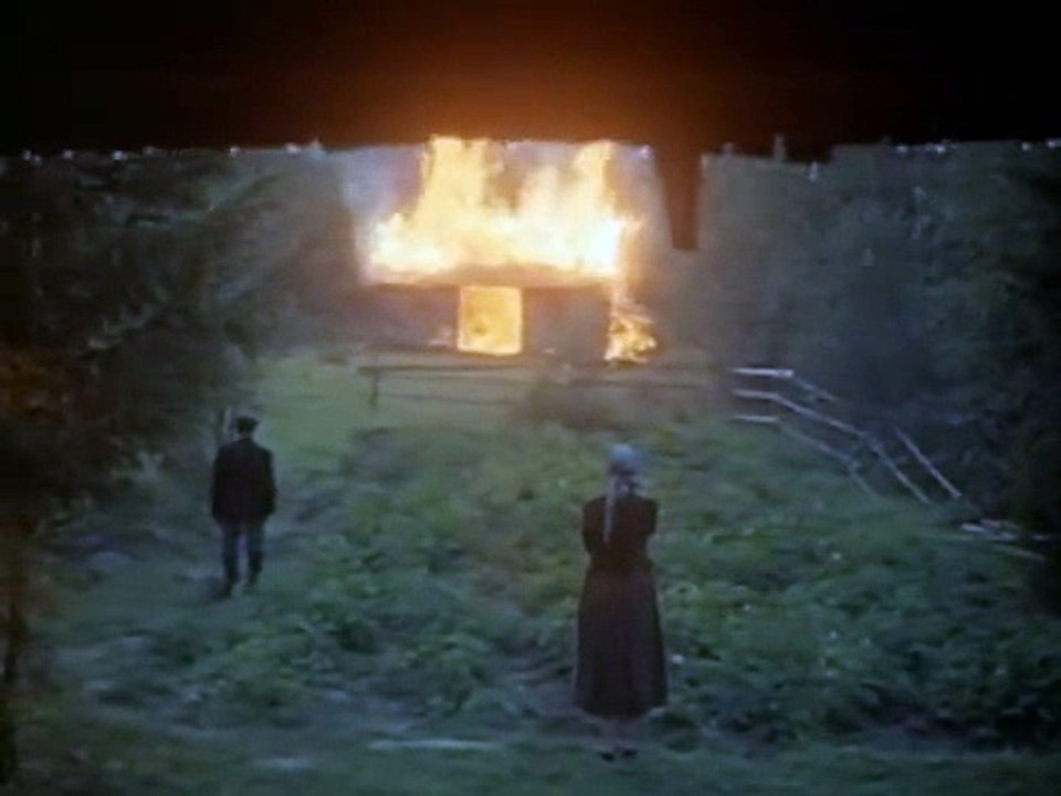 El Espejo Trailer