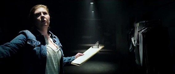 Clip: Cuando las Luces Se Apagan - Cerca