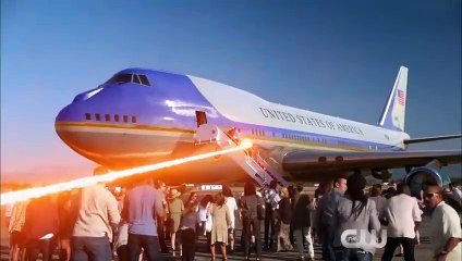 Supergirl - Clip: "Welcome to Earth"