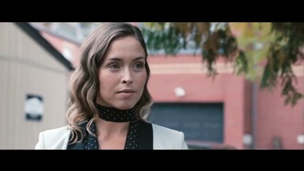 Below Her Mouth - Trailer oficial