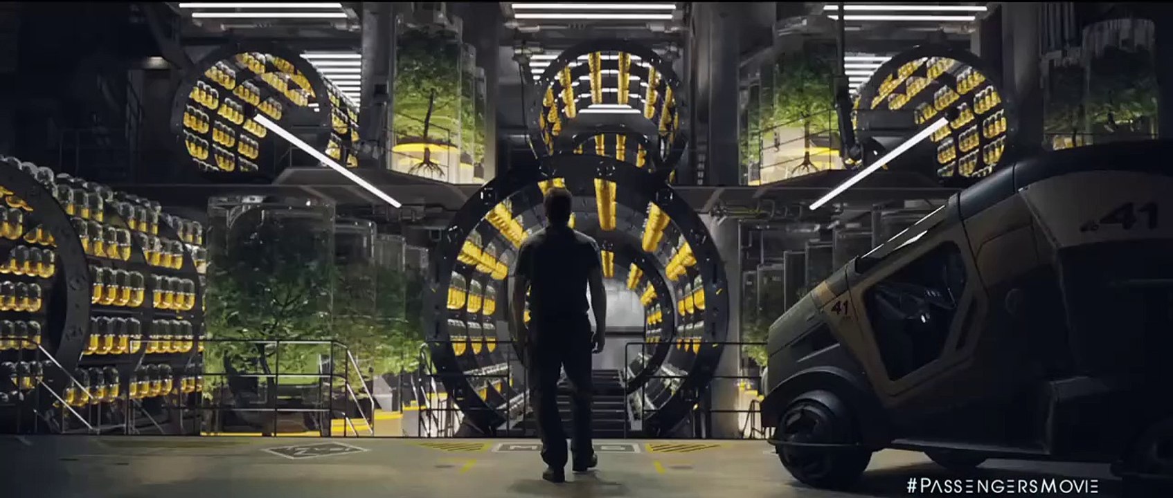 Pasajeros - Trailer "Levitate"