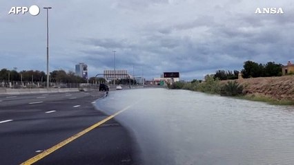 Trasporti bloccati per le piogge a Dubai