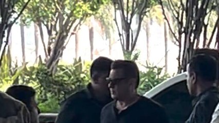 हाई सिक्योरिटी के बीच एयरपोर्ट पर हुई सलमान खान की एंट्री, जलवे में दिखे भाईजान