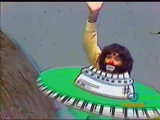 Cepillín canta "Superman"