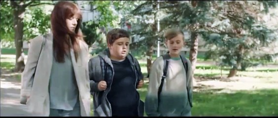 Demasiado grande para cuentos de hadas | Tráiler oficial