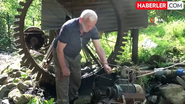 Emekli İmam, Hurda Malzemelerle Evine Bedava Elektrik Üretiyor