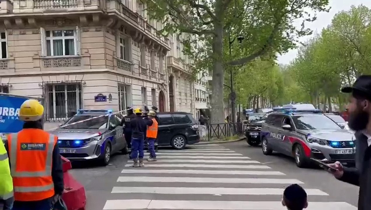 Parigi, uomo minaccia di farsi esplodere al consolato iraniano. La polizia blocca il quartiere