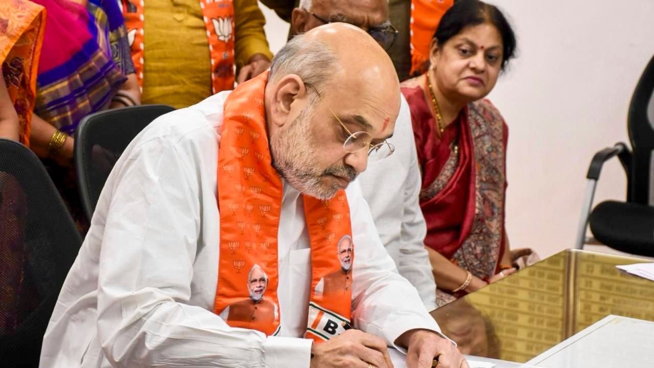 जहां कभी पोस्टर चिपकाए, वहीं किया है रोड-शो, नॉमिनेशन के बाद अमित शाह का धमाकेदार इंटरव्यू