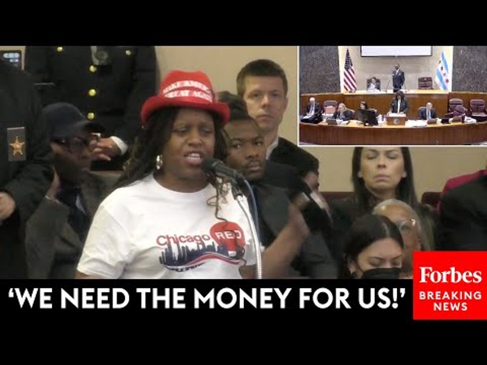Chicago Citizens Confront Mayor Brandon Johnson...