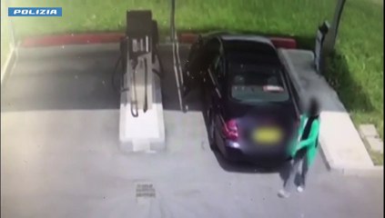 Lodi, ragazzina soccorsa sotto choc vicino al distributore: i rapitori l'hanno violentata e abbandonata