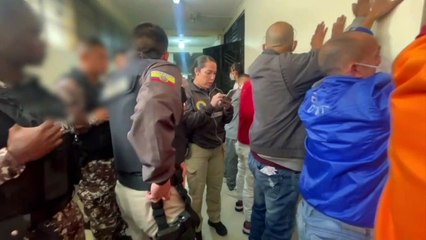 Ecuador repatría 13 presos a Colombia, donde completarán sus condenas
