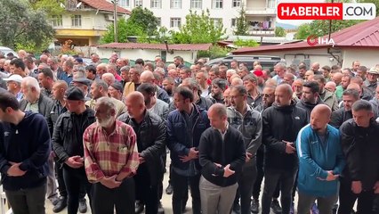 Define ararken mağarada ölen baba ile oğlu toprağa verildi