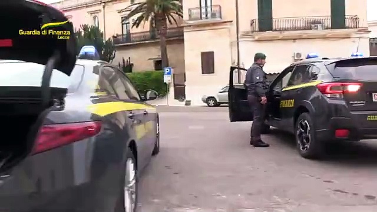 In Puglia scoperte Ferrari e Audi di lusso di contrabbando