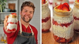 How to Make Strawberry Cheesecake Overnight Oats