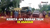 Truk Muatan Air Mineral Ditabrak Kereta Api di Perlintasan Tanpa Palang Pintu di Asahan