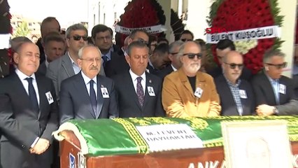 ANKARA Özgür Özel, CHP Grup Müdürü Bayraktar'ın cenazesine katıldı