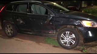 Volvo XC60 fica destruído em acidente na Rua Manoel Ribas