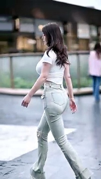 Model seksi asia